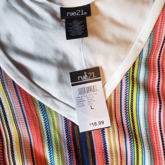 Size Large Rue21 shirt - Picture 2 of 3